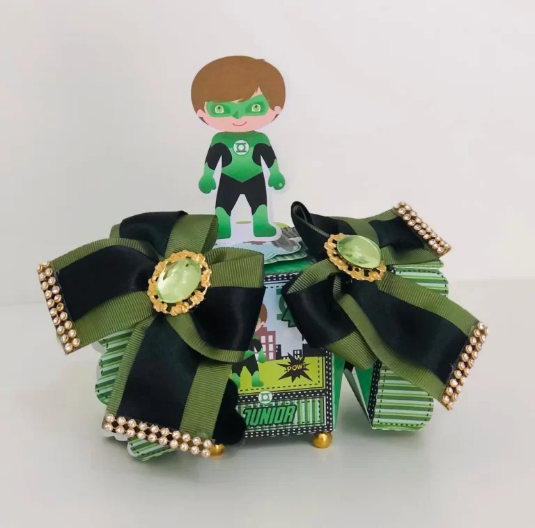 Kit digital de decoração para festas com topper e temas do herói Lanterna Verde.