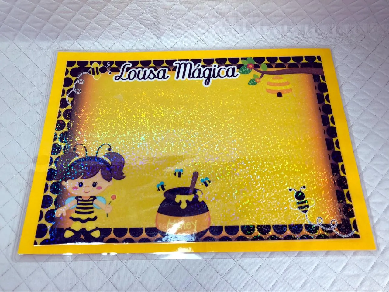 Segundo modelo de gabarito digital de lousa mágica infantil com estrutura firme, bordas personalizadas e linhas de marcação para dobra em arquivo digital de corte.