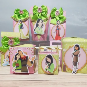 Decoração de festa infantil tema Mulan com topper de bolo personalizado em arquivo de corte.