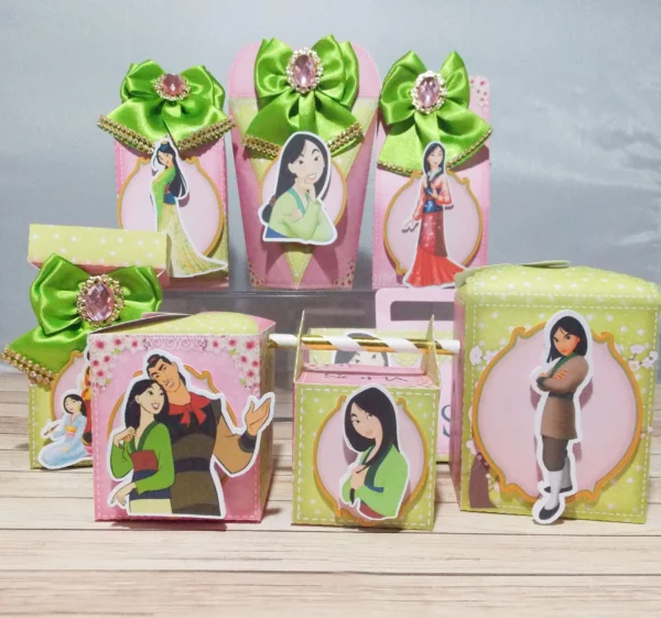Decoração de festa infantil tema Mulan com topper de bolo personalizado em arquivo de corte.