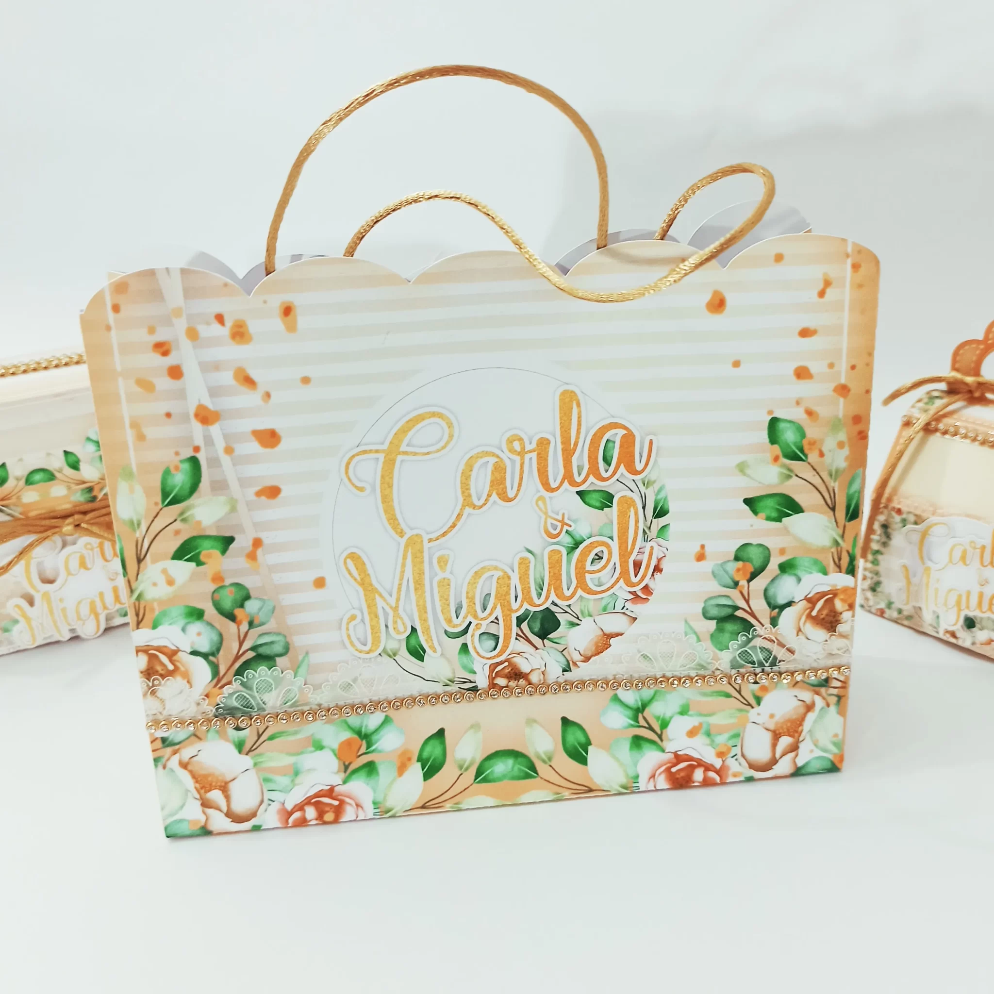 Moldes práticos de scrapfesta para lembrancinhas de noivado em formato Studio e PDF.