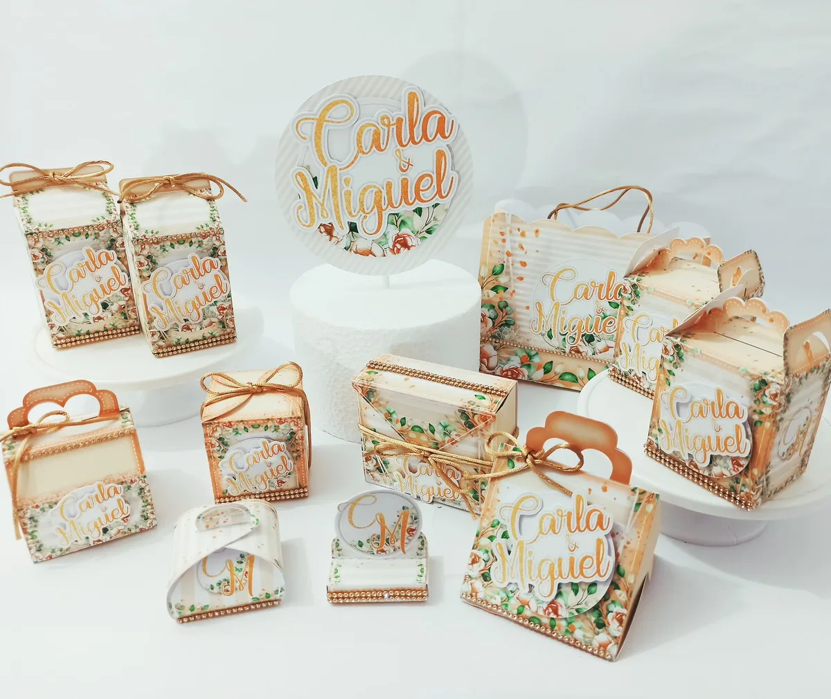 Caixinhas personalizadas de noivado prontas para impressão e recorte em Studio e PDF.