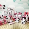 Molde digital de topo de bolo do tema panda de laço com detalhes de flores e ramos, visualizado na tela do computador em software de corte.