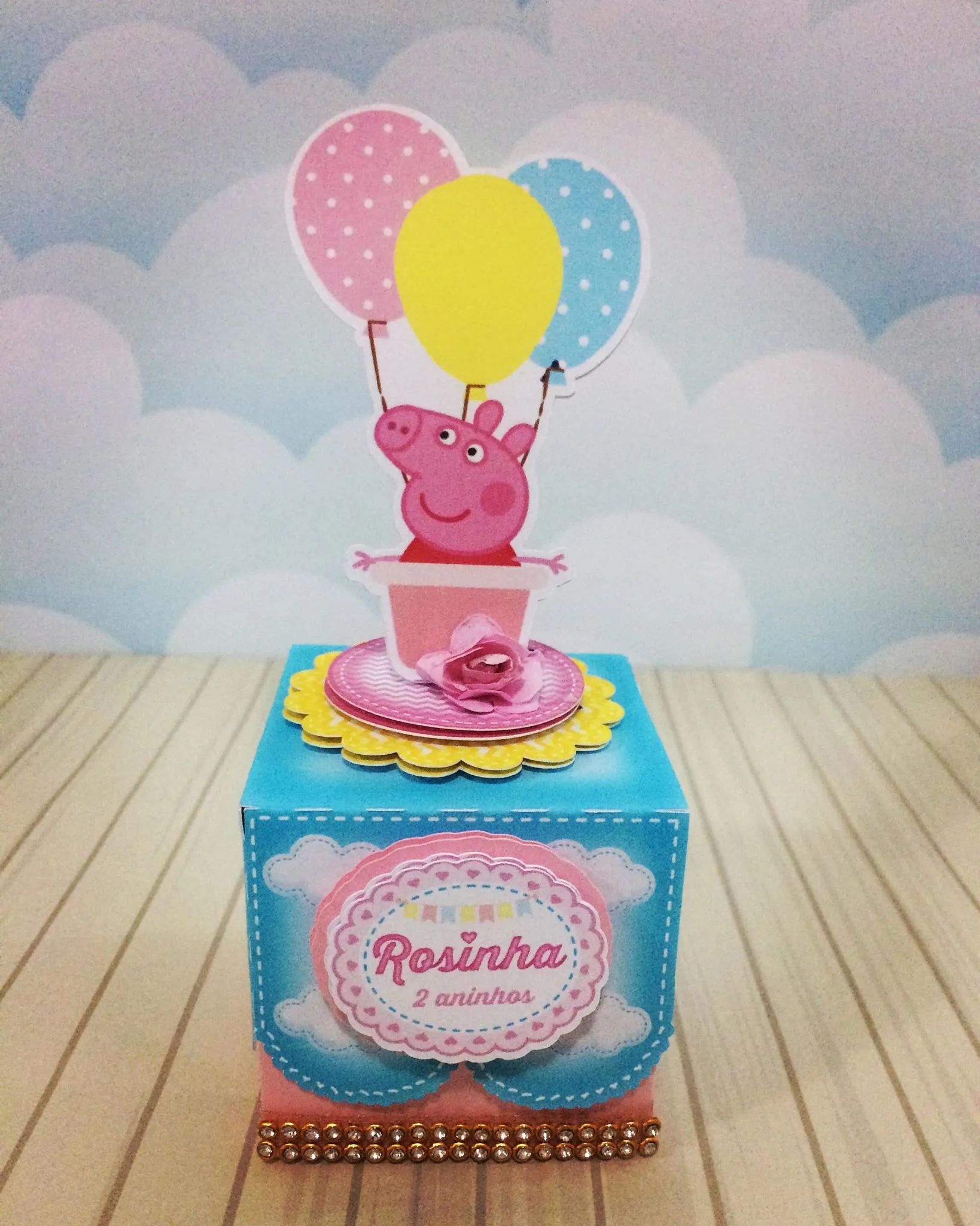 Moldes práticos de scrapfesta para lembrancinhas da Peppa Pig em formato Studio e PDF.