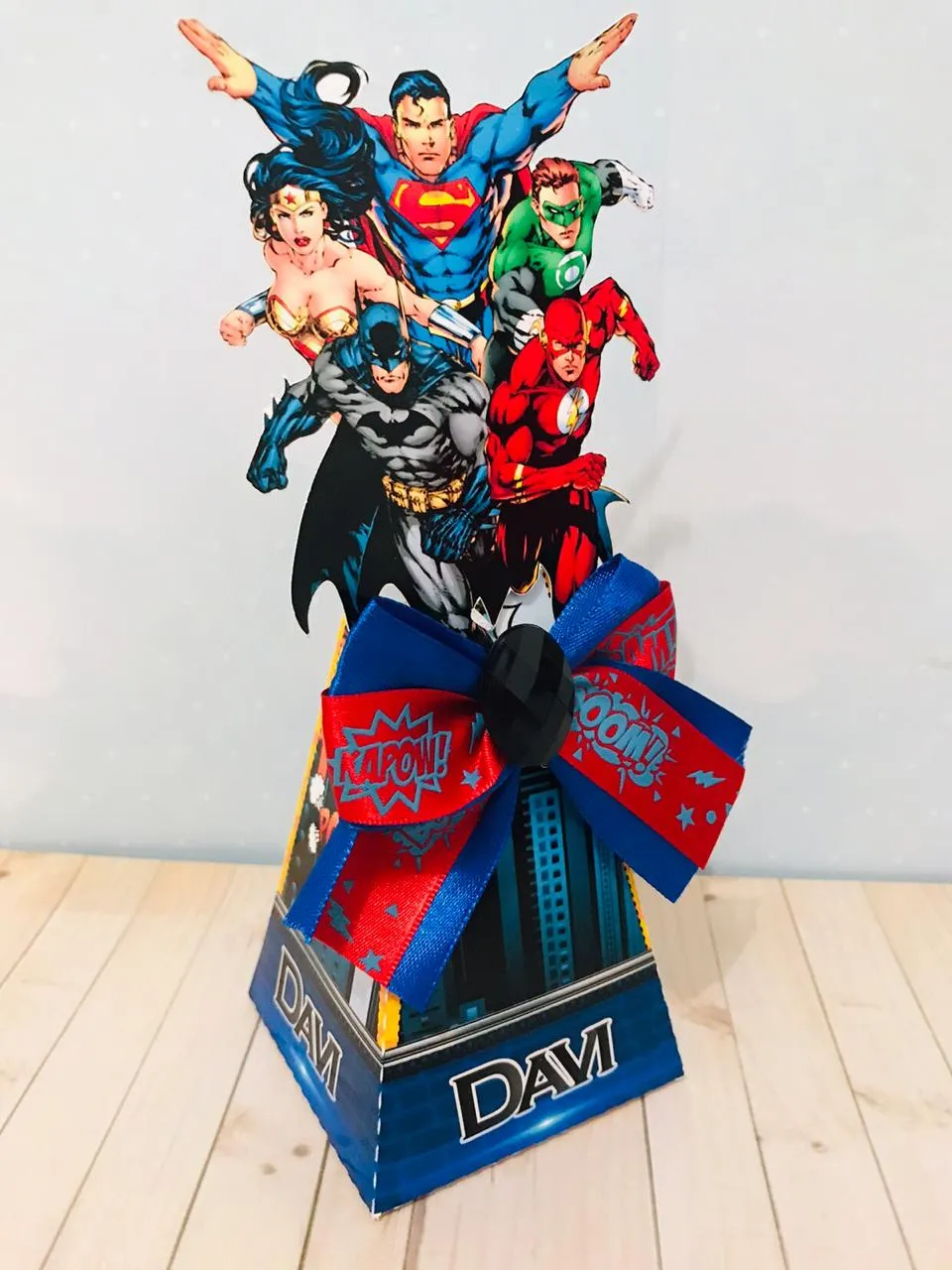 Moldes práticos de scrapfesta para lembrancinhas de Super-Heróis em formato Studio e PDF.