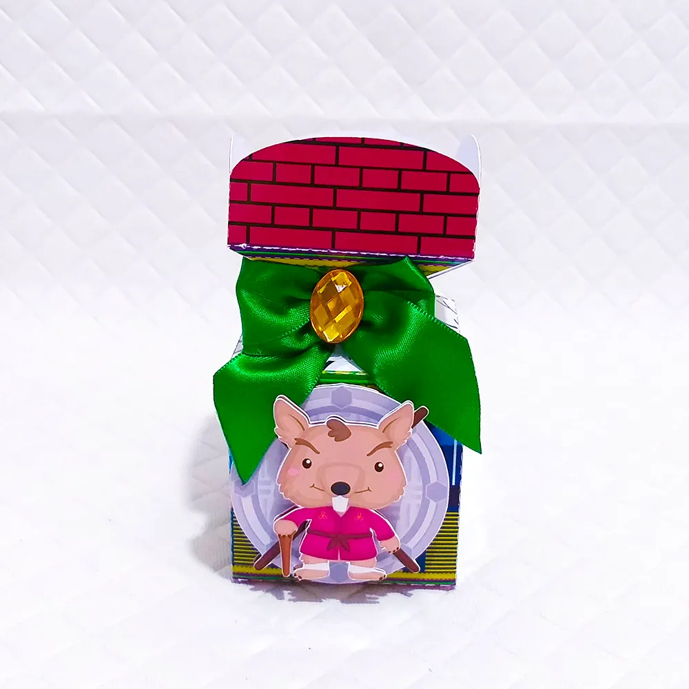 Molde de corte para topper de bolo de aniversário infantil com os contornos dos quatro personagens das Tartarugas Ninjas em formato Studio e PDF.