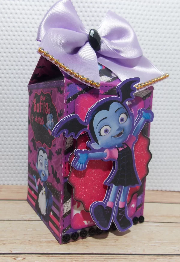 Moldes práticos de scrapfesta para lembrancinhas da Vampirina em formato Studio e PDF.