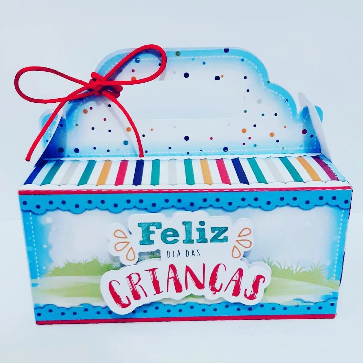 Kit digital de decoração para festas com topper e temas alegres do Dia das Crianças.