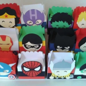 Arquivo digital de caixinha personalizada no tema Super-Heróis para recortar no programa Silhouette Studio.