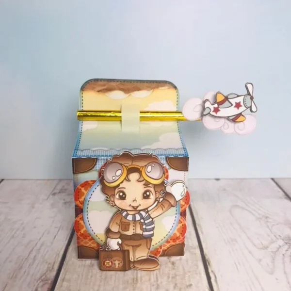 Cachepô decorativo e tags no tema Aviador para mesa nos formatos Studio e PDF.