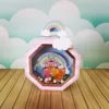Cachepô e suporte decorativo com elementos lúdicos e animais do Bichikids para decoração de festa infantil e mesversário.