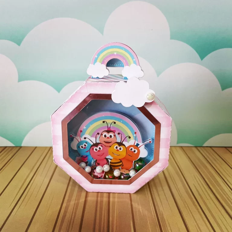 Cachepô e suporte decorativo com elementos lúdicos e animais do Bichikids para decoração de festa infantil e mesversário.