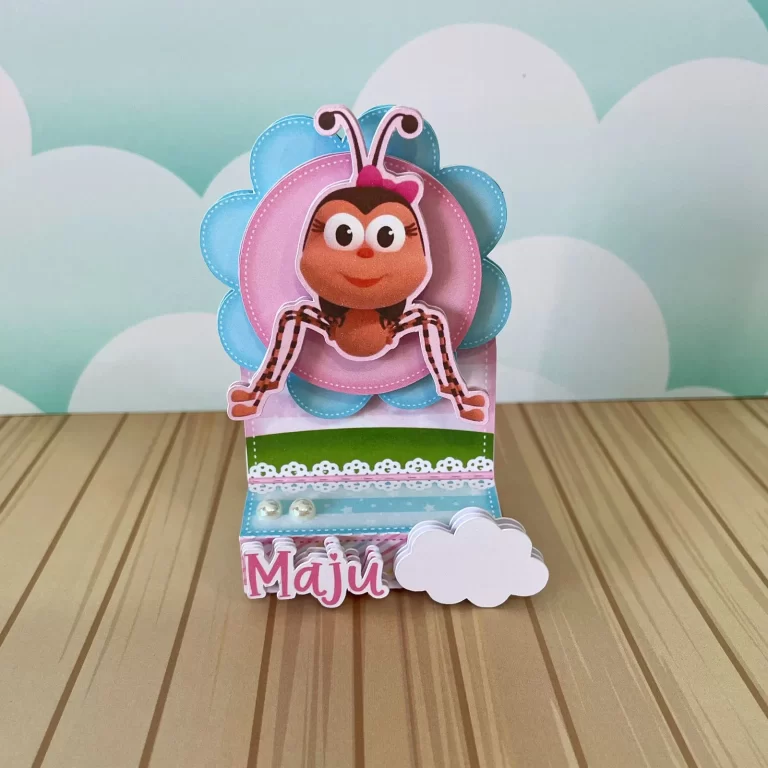 Kit digital de centro de mesa e mimos estruturados com temas fofos da animação Bichikids.