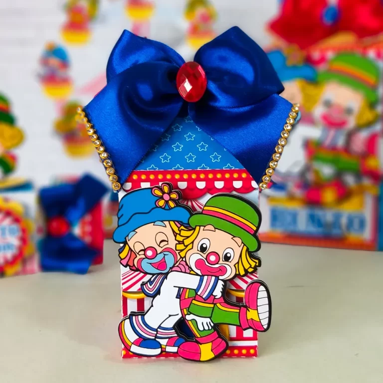 Enfeite de centro de mesa dos palhaços Patati Patatá para decoração de festas em formato Studio e PDF.