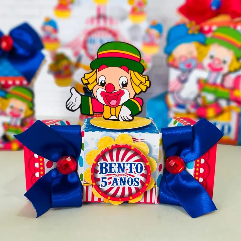 Kit digital de decoração para festas infantis com centro de mesa e temas de palhaço.
