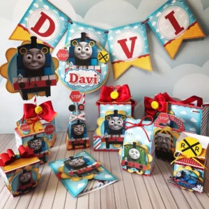 Centro de mesa em camadas 3D do trenzinho Thomas para decoração de festa infantil em arquivo digital de corte.