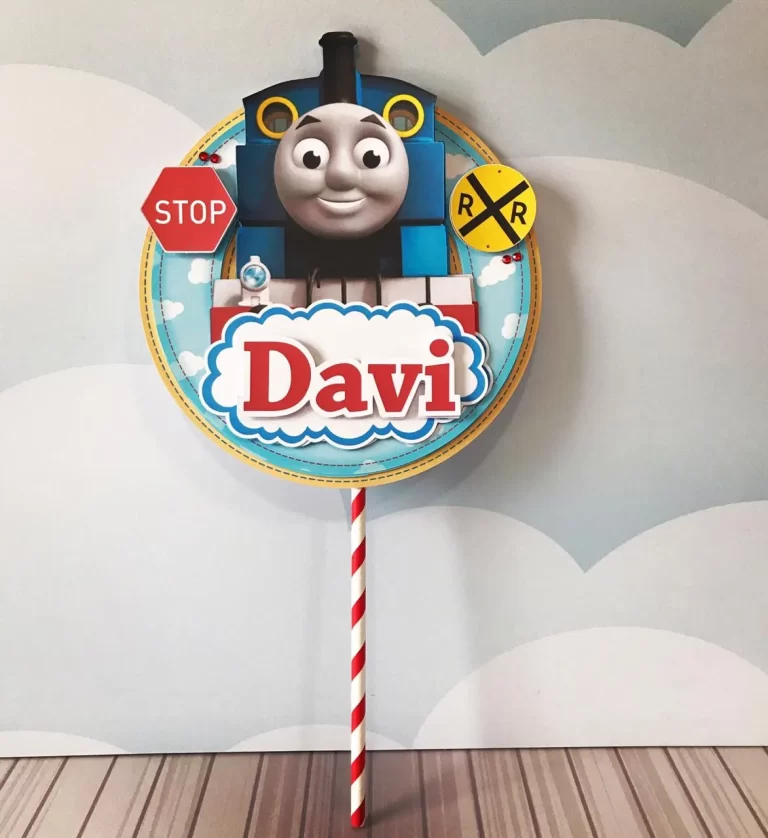Kit digital de decoração para festas com centro de mesa e temas do desenho Thomas e Seus Amigos.