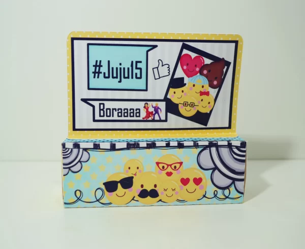 Centro de mesa divertido para decoração de festa infantil tema Emojis em arquivo digital de corte.