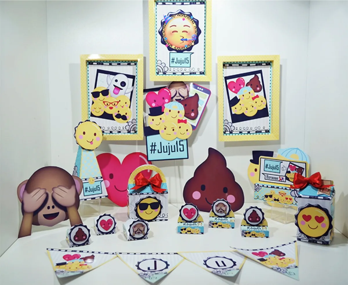 Centro de mesa e topper para decoração de festas com o tema Emojis em Studio e PDF.
