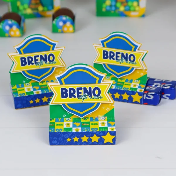 Arquivo digital para imprimir e cortar em casa decoração de festa e topper do tema seleção brasileira de futebol.