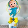 Enfeites, tags e embalagens de mimos do Cocomelon nos formatos Studio, PNG e PDF.