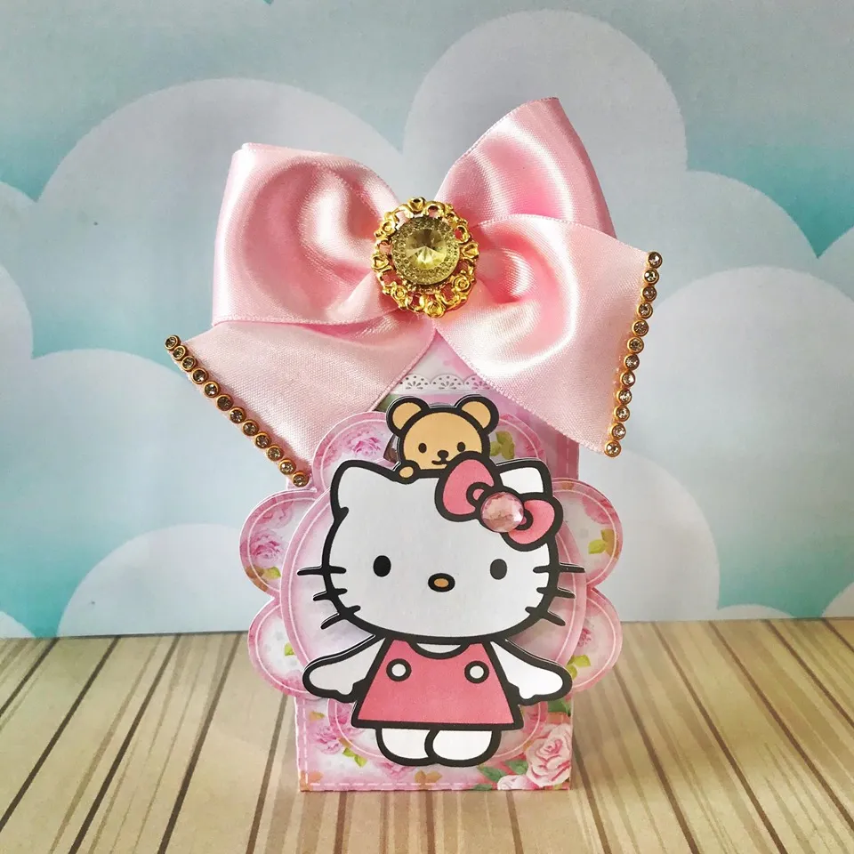 Arquivo digital para imprimir e cortar em casa decoração de festa e topper da personagem Hello Kitty.