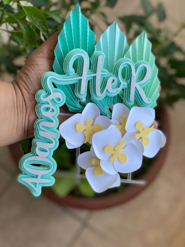 Topper de bolo elegante de 40 anos com numerais gigantes dourados em papel glitter, cercado por flores clássicas em tons de rosa e ramos de folhagem sobrepostos em camadas tridimensionais em arquivo digital de corte.