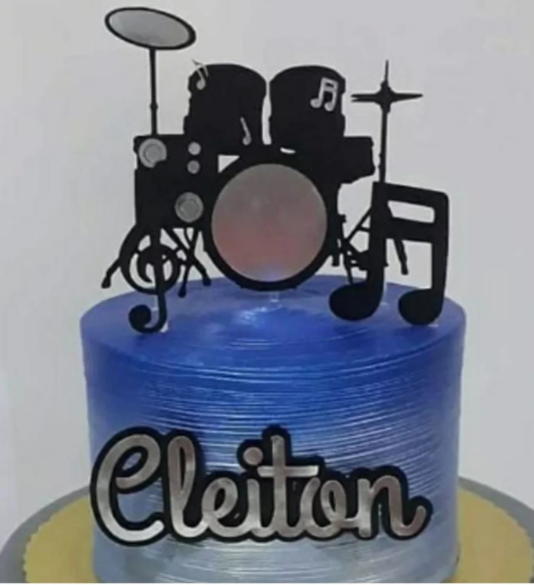 Topper de bolo com instrumento de bateria para decoração de festas em formato digital Studio.