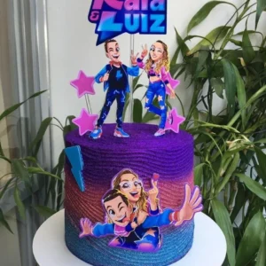 Gabarito digital de topo de bolo temático com os personagens criadores de conteúdo Rafa e Luiz, exibindo as linhas estruturadas de contorno e camadas para recorte na Silhouette.