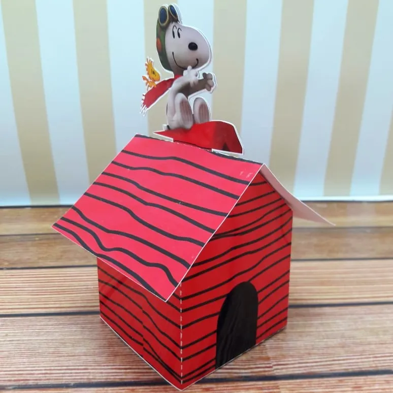 Enfeites, tags e embalagens de presente do Snoopy nos formatos Studio e PDF.