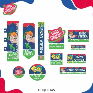 Folha de etiquetas retangulares prontas para impressão com o tema Gato Galáctico, exibindo bordas coloridas, o personagem de capuz azul e pautas para escrever nome e matéria.