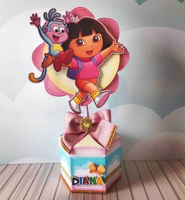Moldes de caixas e embalagens decoradas da Dora Aventureira em Studio, PNG e PDF.