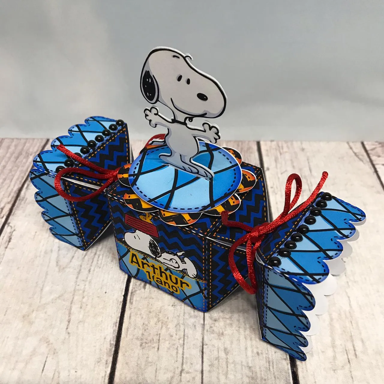 Moldes de caixas e embalagens finas do Snoopy nos formatos Studio e PDF.