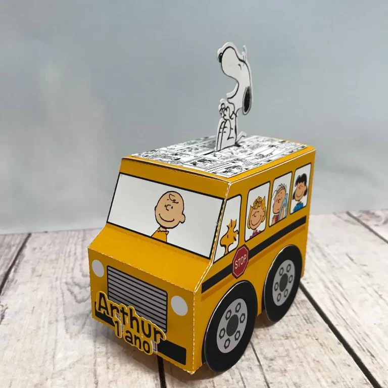 Enfeites, tags e embalagens de presente do Snoopy nos formatos Studio e PDF.