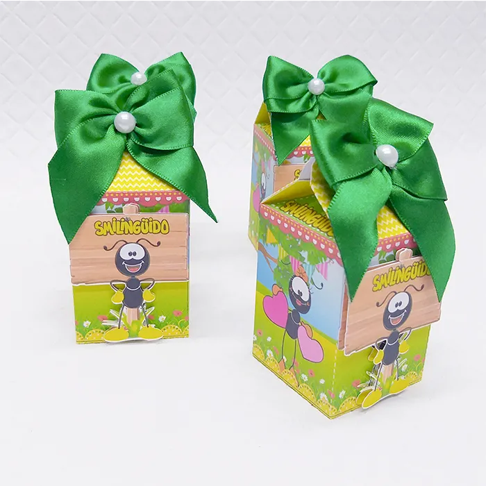 Moldes digitais estruturados de caixa de doces com apliques e topper da formiga Smilinguido para presentes e comemorações.