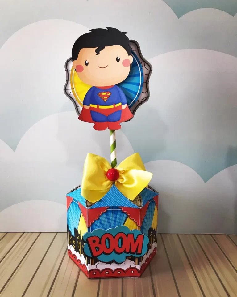 Caixinhas personalizadas de heróis prontas para impressão e recorte em Studio, PNG e PDF.