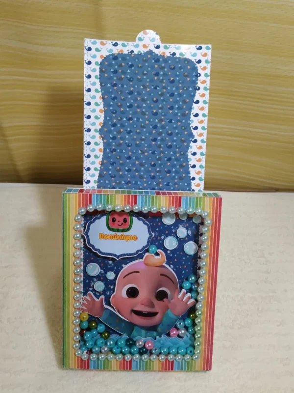 Moldes práticos de scrapfesta para lembrancinhas do Cocomelon em Studio e PDF.