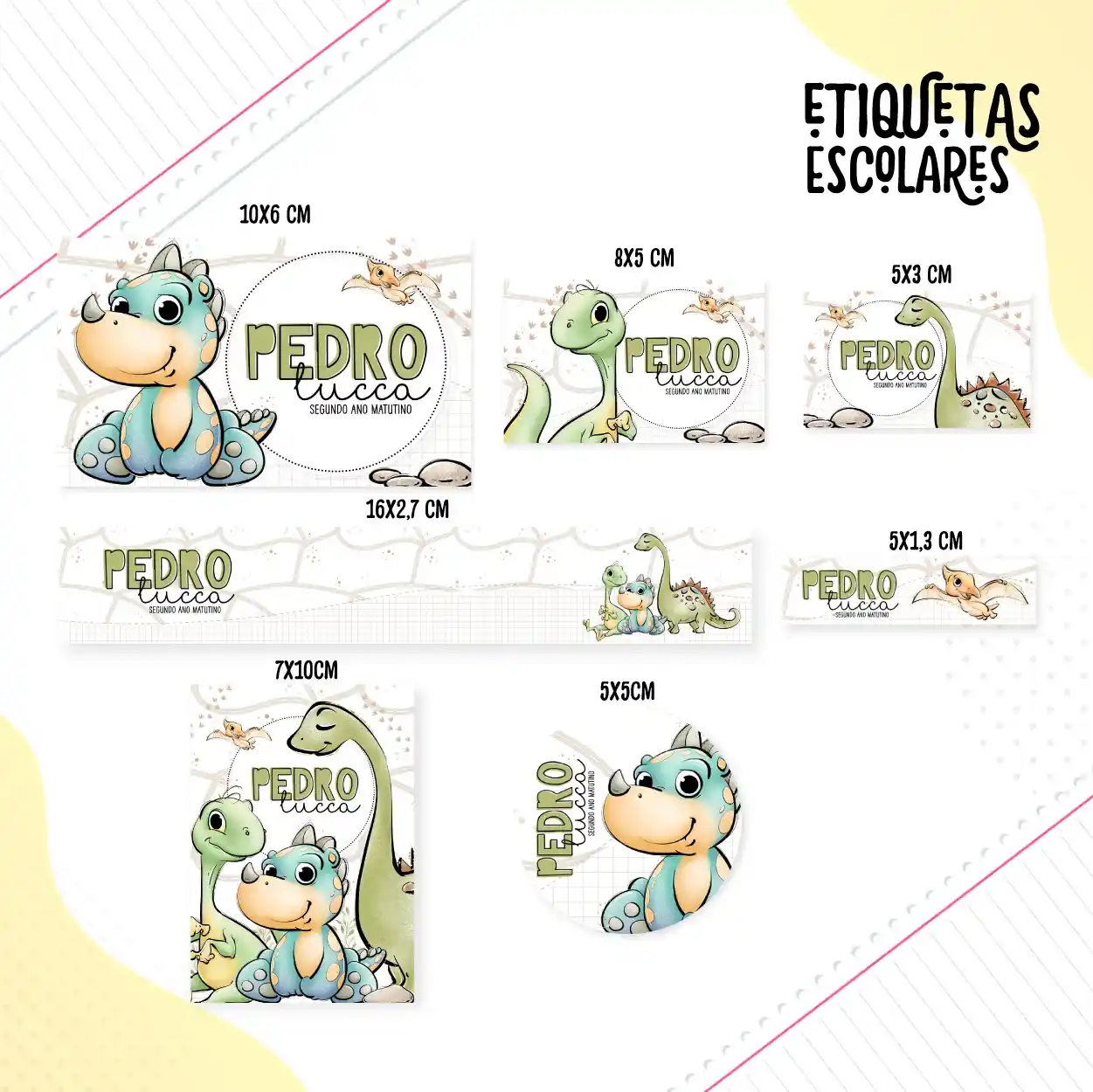 Conjunto de rótulos adesivos escolares em tamanhos variados com dinossauros fofos e coloridos, como um tiranossauro rex e um tricerátops, sobre um fundo dinâmico em tons de verde e terra com folhagens tropicais e pegadas, exibindo linhas de contorno em arquivo digital de corte.