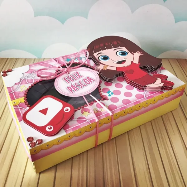 Arquivo de corte digital do kit Mini Confeiteiro personalizado com o nome Giovanna nos formatos Studio, PNG e PDF, exibindo o berço para tubetes e bisnaga de brigadeiro com ilustrações de doces.