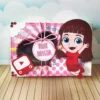 Projeto digital de caixa maleta Mini Confeiteiro com o nome Giovanna impresso, mostrando as linhas de vinco e corte para doces e guloseimas aberto na tela do computador.