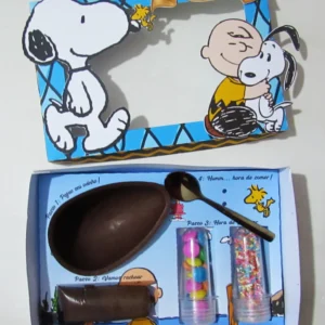 Caixa mini confeiteiro personalizada do Snoopy pronta para recorte nos formatos Studio e PDF.