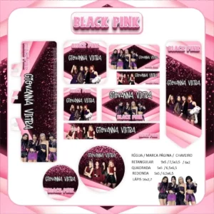 Gabarito digital de etiqueta escolar personalizada com o logotipo do grupo Blackpink, trazendo fontes modernas em preto e rosa e campos para identificação de nome e matéria, exibindo as linhas estruturadas de contorno para recorte.