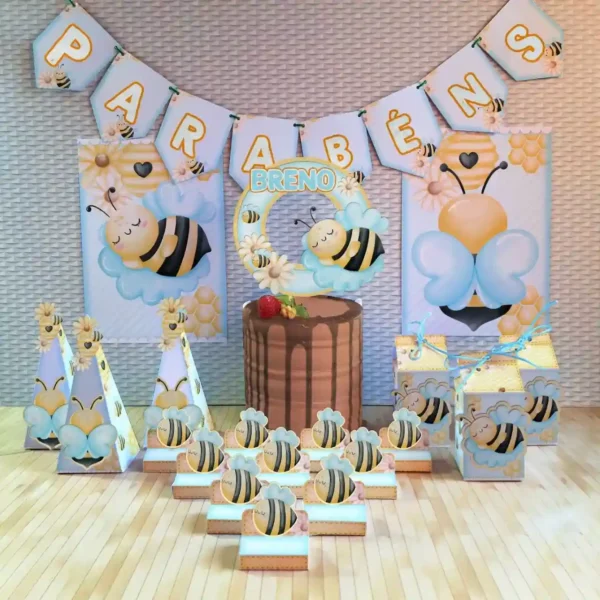 Kit de moldes digitais com o tema abelhinha, exibindo caixas personalizadas com estampas de colmeia, texturas de hexágonos amarelos e apliques de abelhas fofas em camadas.