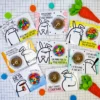 Topper de bolo divertido de Páscoa exibindo o meme Flork com orelhas de coelho segurando um grande ovo de chocolate embrulhado, cercado por patinhas de coelho e cenouras dispostos em camadas tridimensionais em arquivo digital de corte.