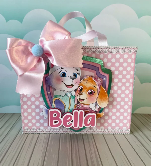 Kit de personalizados e topper de bolo com as personagens Skye e Everest da Patrulha Canina em camadas tridimensionais rosa e canela para decoração de festa infantil em arquivo digital de corte.