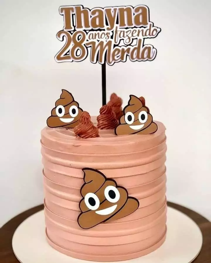 Topper de bolo divertido do emoji cocozinho para decoração de festas em formato digital Studio.