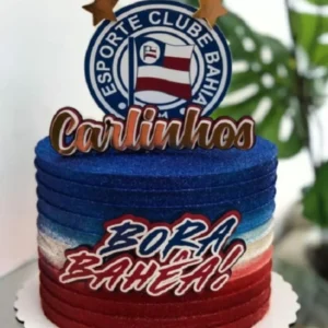 Topo de bolo personalizado do time de futebol Bahia em camadas tridimensionais para decoração de festas.