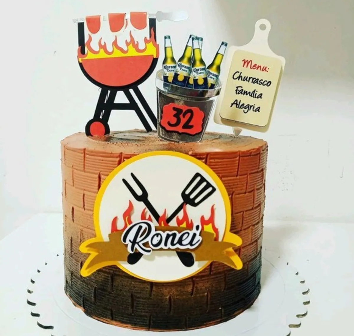 Moldes digitais de topo de bolo no tema churrasco e cerveja para Silhouette Studio.