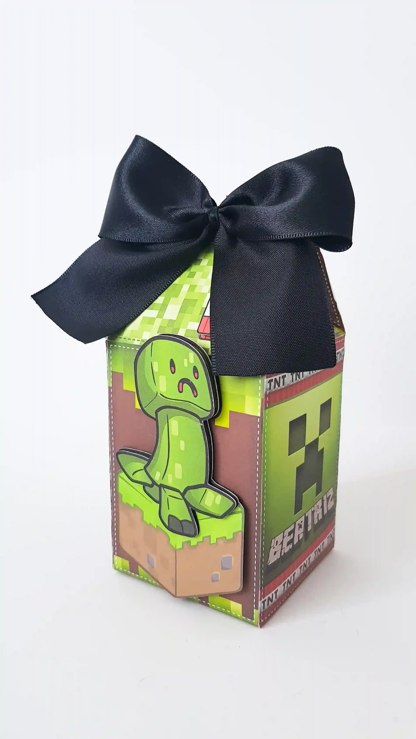 Kit de recortes e artes para festa do tema Minecraft. Arquivo digital de corte em formatos Silhouette Studio, imagens PNG e arquivos PDF para imprimir.