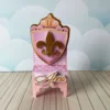 Caixas personalizadas em camadas com elementos de coroa real e detalhes dourados. Arquivo digital de corte em formatos Studio, PNG e arquivo PDF.